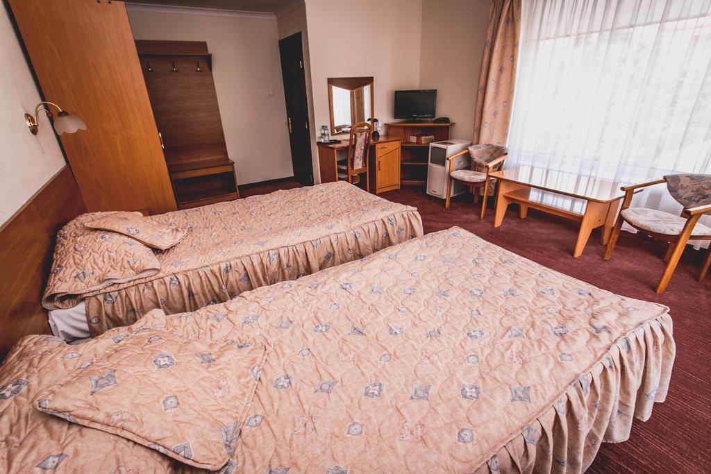Hotel Twins Varsavia Esterno foto