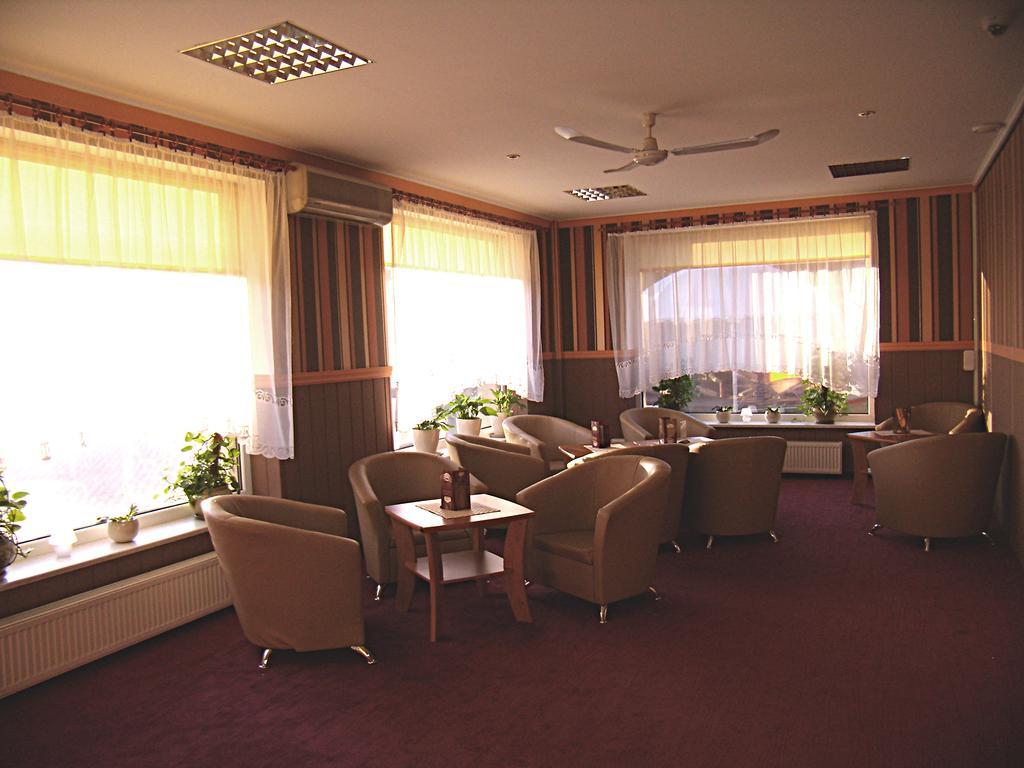 Hotel Twins Varsavia Esterno foto